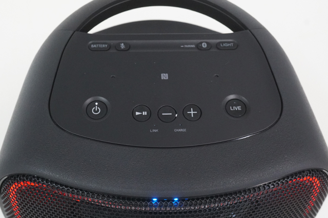 重低音と光が眩しいパリピスピーカーに、Googleアシスタントという強烈
